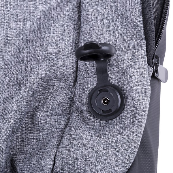 rucksack-mit-power-bank-und-fach-fur-tablet-und-laptop-8000-mah-145971